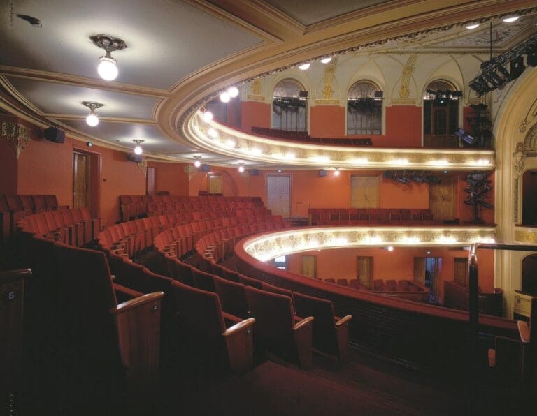 Kansallisteatteri – Vorwerk Kairo tekstiilimatto