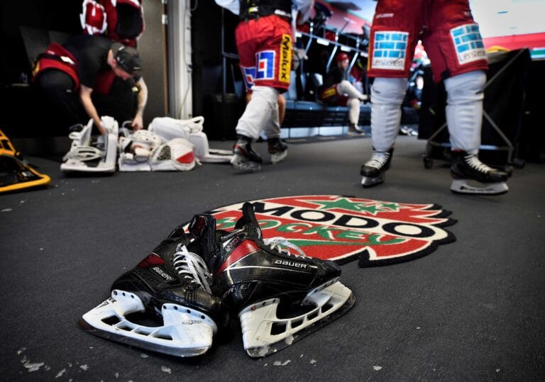 Jäähallit ja hiihtokeskukset- flokattu Flotex laatta ja matto