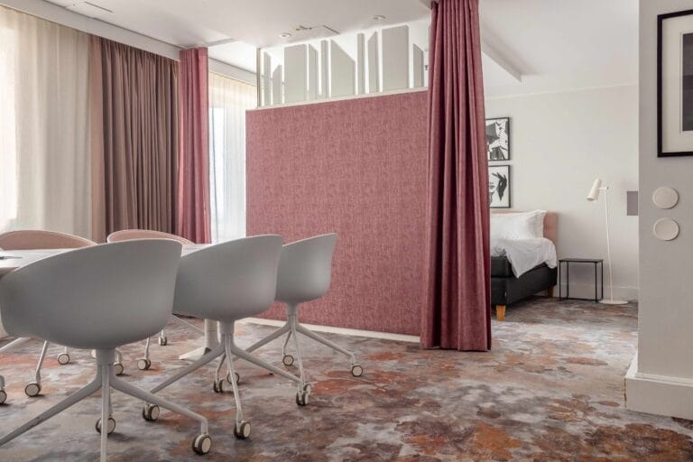 Radisson Blu Scandinavia Hotel – nopea kunnostus irtoasennettavalla Flotex Next -lattiapäällysteellä